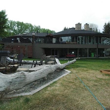 Roundhouse Grotto Bed & Breakfast YYC Eksteriør bilde