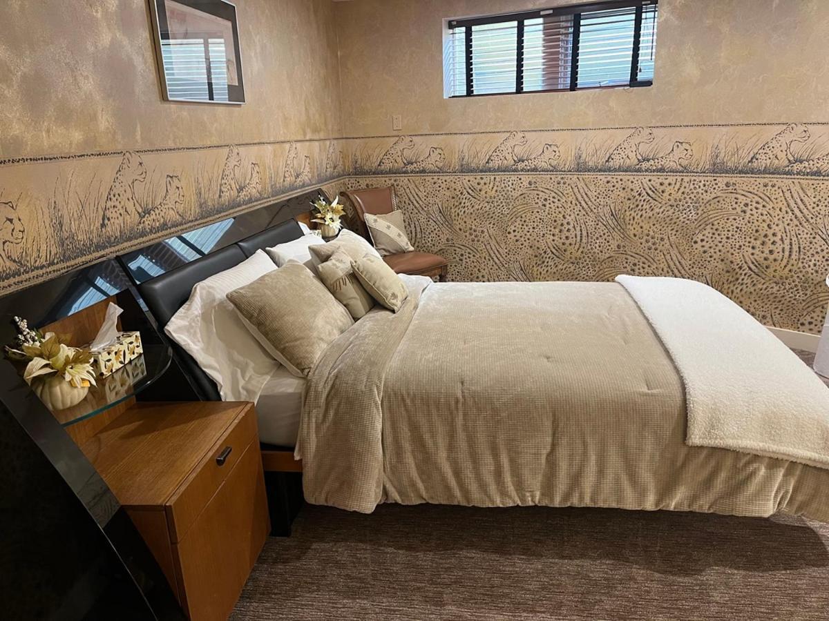 Roundhouse Grotto Bed & Breakfast YYC Eksteriør bilde