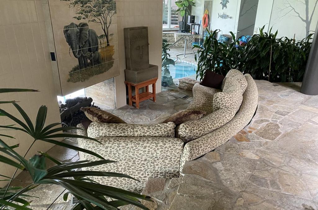 Roundhouse Grotto Bed & Breakfast YYC Eksteriør bilde
