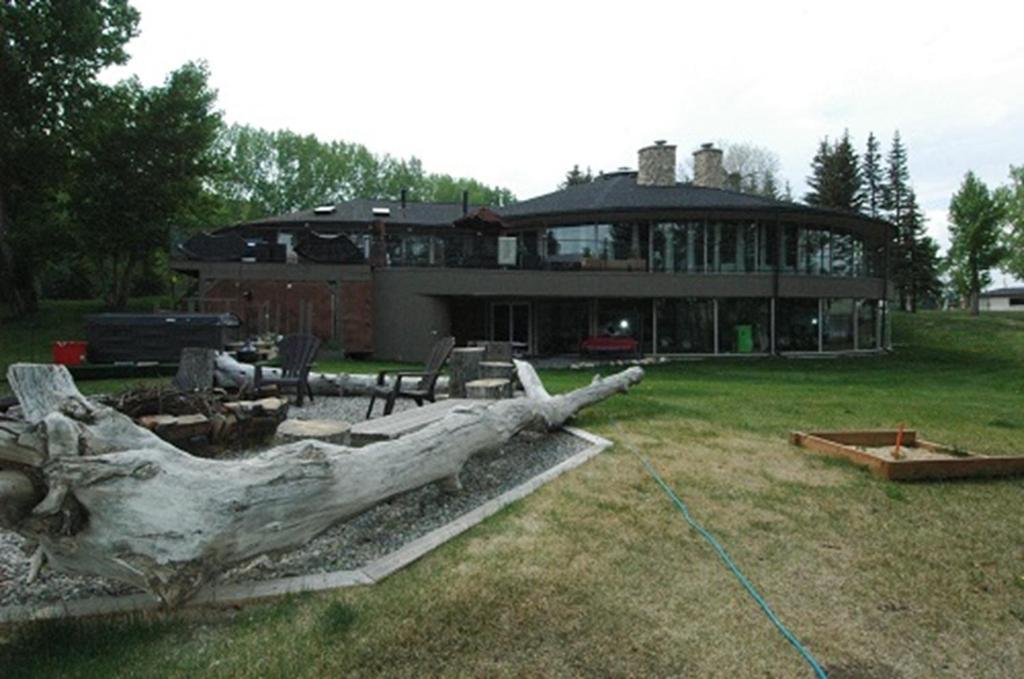 Roundhouse Grotto Bed & Breakfast YYC Eksteriør bilde